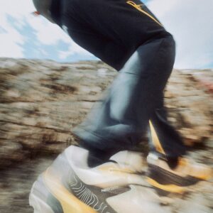 4F Niskie buty trekkingowe męskie - żółte