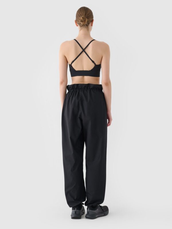 4F Spodnie casual parachute oversize damskie - czarne