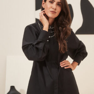 bd14b4b3143b976274c0ca22c80fb2c09b1189e5 Taliowana koszula z bufiastymi rękawami