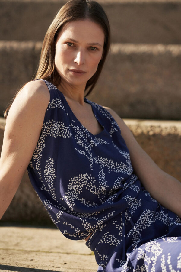 Koszula na ramiączka z wzorem kropek niebieska