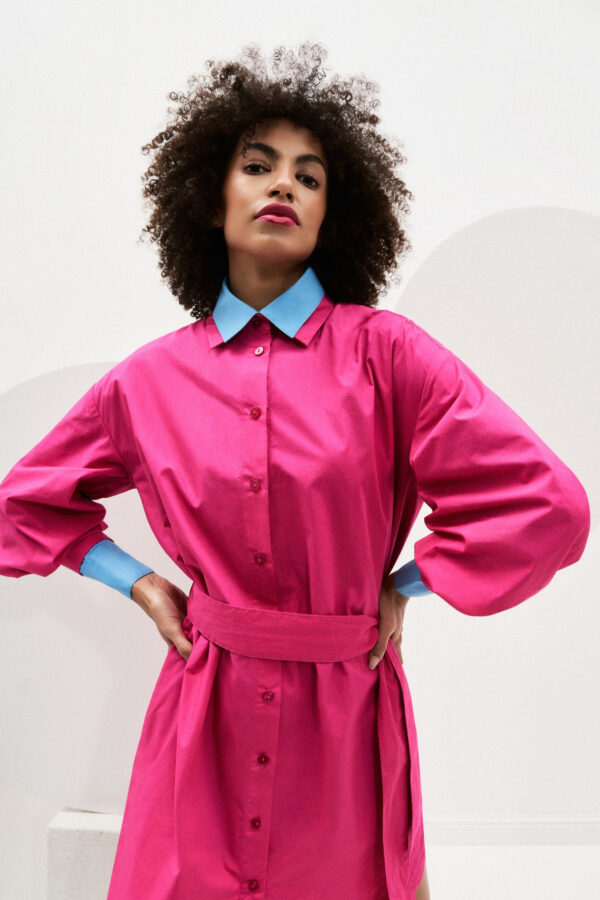 bf4b08a74b304b10d1aa12882b98610fa2ebddd9 Koszulowa sukienka z paskiem w talii