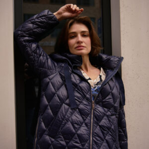 Pikowana kurtka granatowa