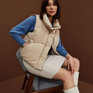 Krótka, pikowana kamizelka ze stójką