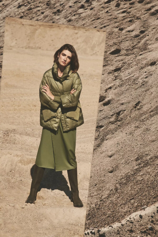 Krótka kurtka z kołnierze