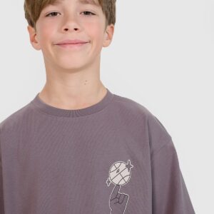 ceed3ad46a15e2f41a3c72d4524514ff3b547d58 4F T-shirt oversize z nadrukiem chłopięcy - szary 122 (6-7 lat)