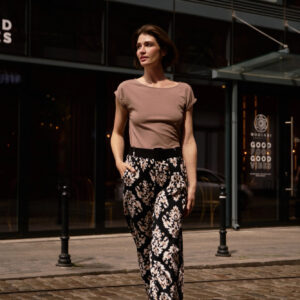 Wiskozowe spodnie z paskiem czarne