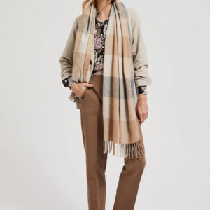 Szal w kratę z frędzlami beżowy