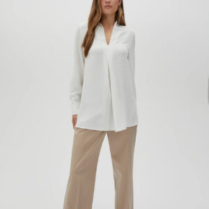 d11267c4d2813f58242845689a06bff396f0b916 Elegancka koszula z gładkiego materiału biała