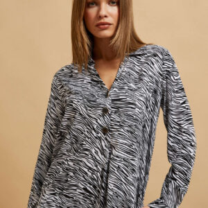 Koszula z dekoltem w serek czarno-biała