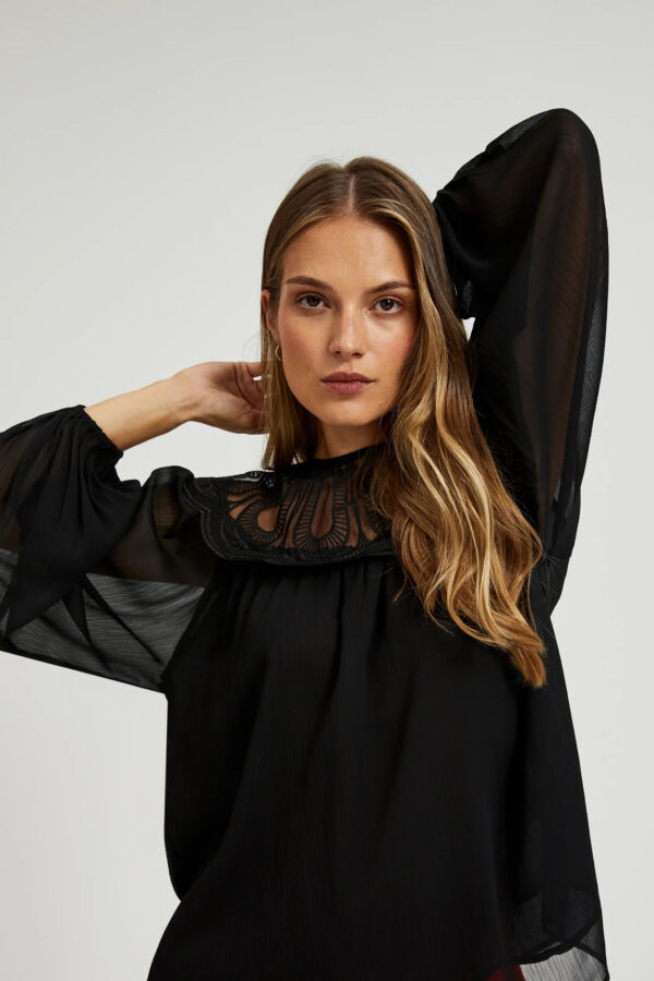 Koszula z ozdobnym dekoltem czarna