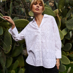 Ażurowa koszula biała