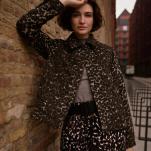 Kurtka w panterkę brązowa