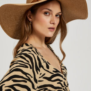 Kapelusz z szerokim rondem beżowy