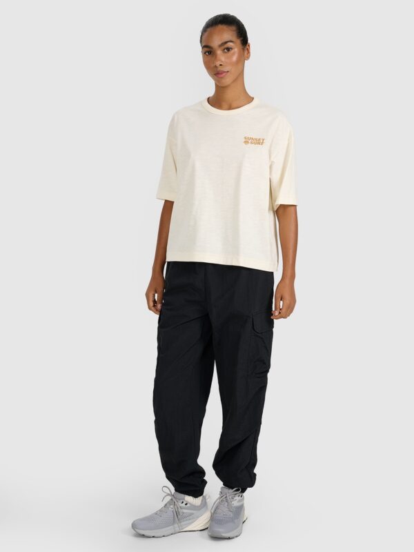 dcbb988e80a52ffb756cd7ce7655d56e792cab44 4F T-shirt oversize z nadrukiem damski - beżowy