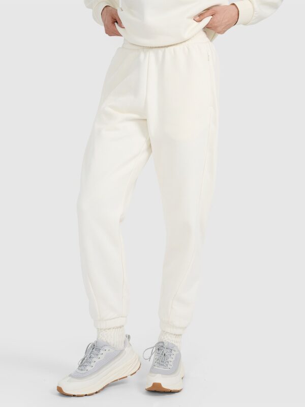 ddc14b49d1012661dca66a7bb0ee58bd845fa86e 4F Spodnie dresowe joggery damskie - białe