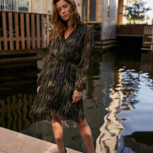 dddaf951cab48327fe3b8fc07112622ccbe9f4e1 Sukienka w zwierzęcy wzór oliwkowa