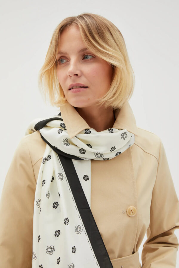 Szalik w kwiaty biały damski
