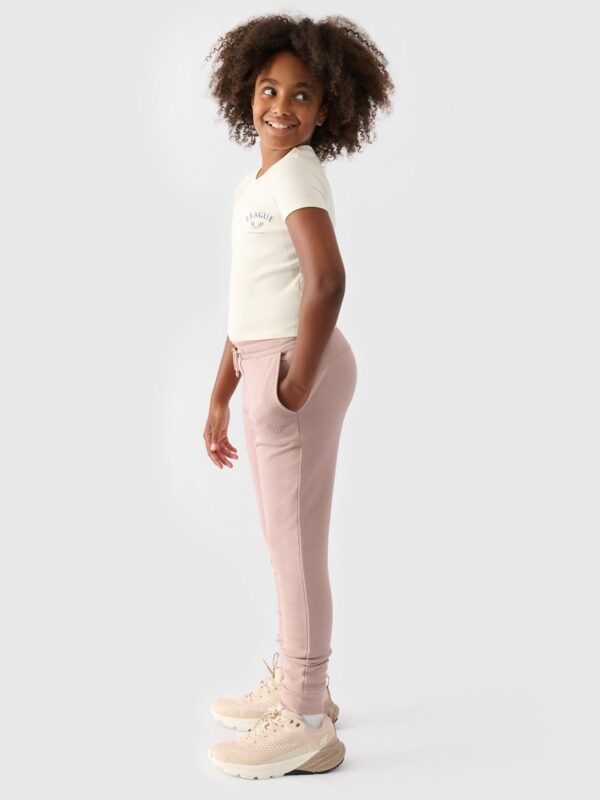 4F Spodnie dresowe joggery dziewczęce - beżowe 122 (6-7 lat)