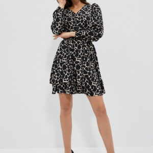 Sukienka mini z rozkloszowanym dołe