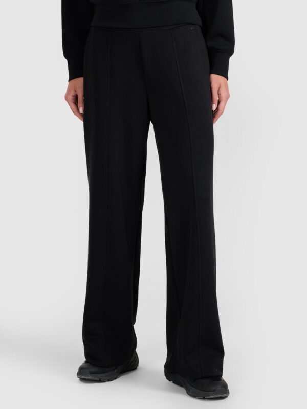 4F Spodnie dresowe z szerokimi nogawkami z modalem damskie - czarne