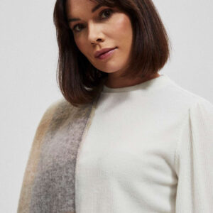 Ciepły szal z delikatnym wzore