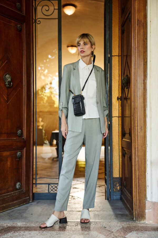 e693bef93b748b352b4aeee1f0ca174593d69936 Wiskozowo-lniane spodnie oliwkowe