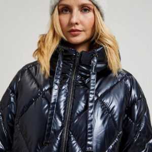 Pikowana metaliczna kurtka z kapturem grantowa