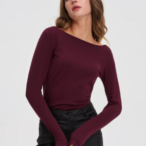 Dopasowana bluzka z długimi rękawami burgundowa