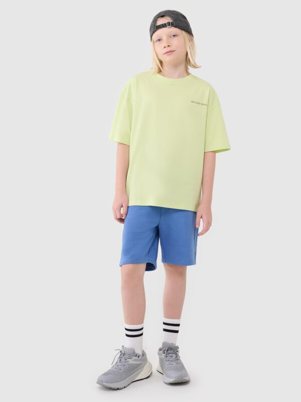 ea13ba99627ffbd5960620a2e3883e4375568bd1 4F T-shirt oversize z napisem chłopięcy - zielony 122 (6-7 lat)