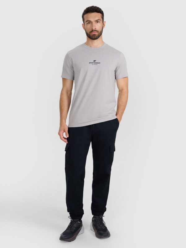 ebb5d8975aad45b754a226c7c3c01f98731e3f0f 4F T-shirt regular z nadrukiem męski - szary