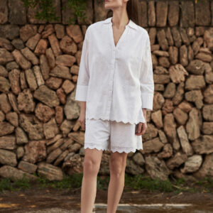 Koszula oversize z dekoltem w serek biała