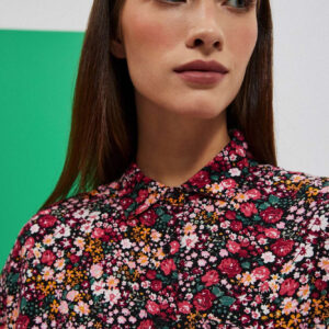 ee47bf3222c82942f7aac8048fe9767cce397ea9 Koszula ze wzorem kwiatów i długimi rękawami czarna