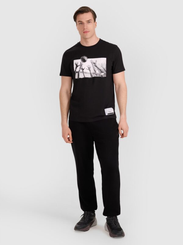 4F T-shirt regular z nadrukiem siatkarskim męski - czarny
