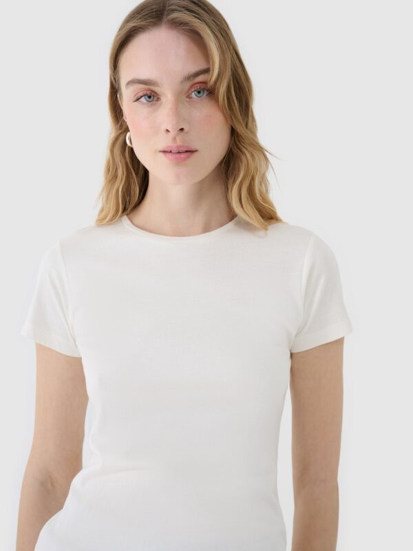 efe43dc4f7f1f7250dfeb2c25bd22854c8aebc0a 4F T-shirt slim z modalem damski - biały