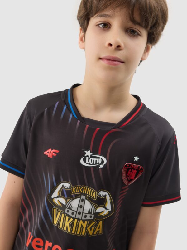 f1077be83ea221429684c0c70a39561e7dc38aba 4F Koszulka klubowa wyjazdowa z sezonu 2023/24 dziecięca 4F x Piast Gliwice - czarna 122/128 (6-8 lat)
