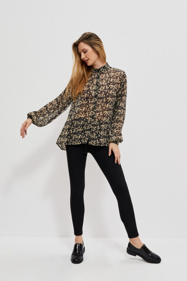 Koszula z delikatnym nadrukie