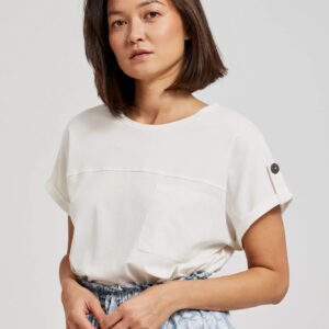 Bluzka z kieszonką i okrągłym dekoltem biała