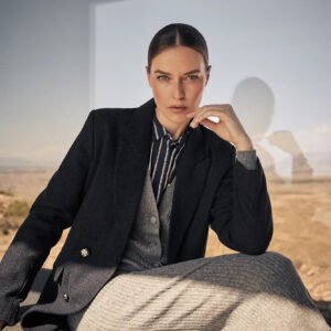 Marynarka dwurzędowa z ozdobnymi guzikami granatowa