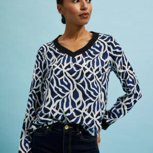 Koszula z geometrycznym wzorem i dekoltem w serek