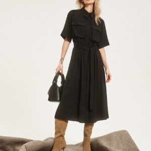 fccab81783b2ce99879b75c0d2c694728e5c9cb3 Szmizjerka wiązana w talii z kieszeniami czarna