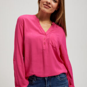 fe67f7bc01f0aab13275673d172a0351075805a1 Koszula z dekoltem w serek i kieszonką