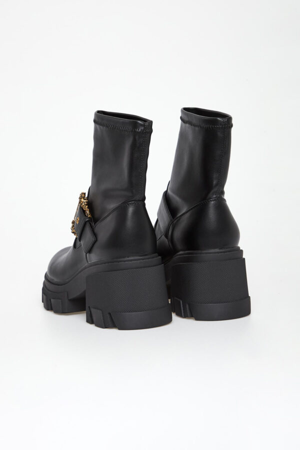 0111598c9cf53310b7eb1caf121efaf2c90d8636 Trapery damskie VERSACE JEANS COUTURE