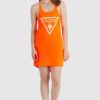 GUESS Pomarańczowa neonowa sukienka damska z trójkątnym logo na ramiączka