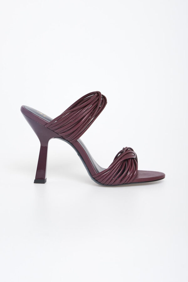 0511d66515d10ff77f64fc102c5b05cc9584074a Sandały damskie na obcasie skórzane PATRIZIA PEPE