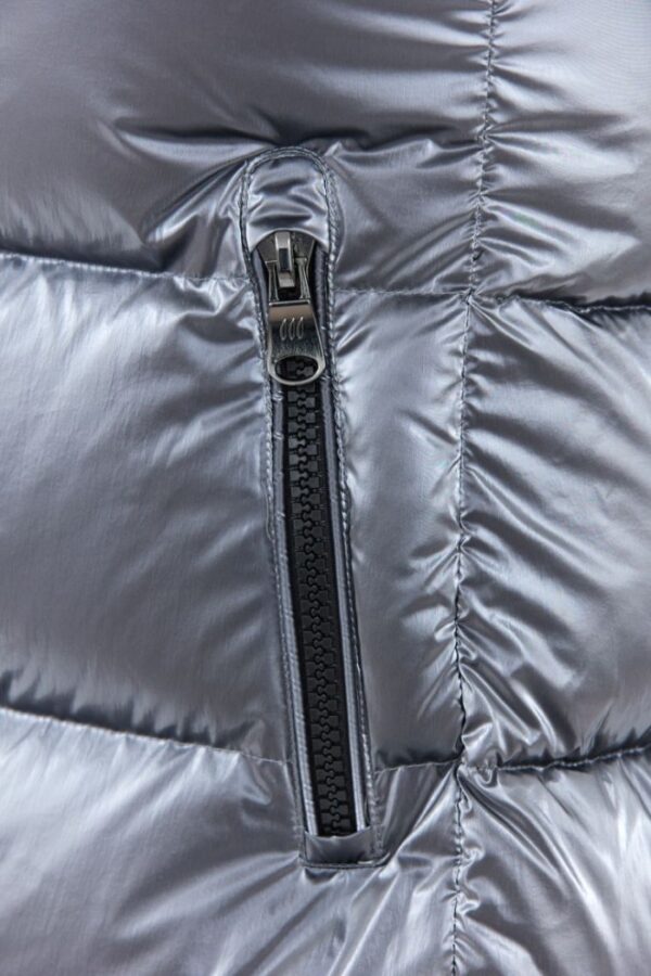 058f2ec39ab85b96f90ab85ae1b3e3ecf5d3d762 HETREGO Srebrny damski płaszcz puchowy z odpinanymi rękawami Summer, Rozmiar 38 EU - 42 IT