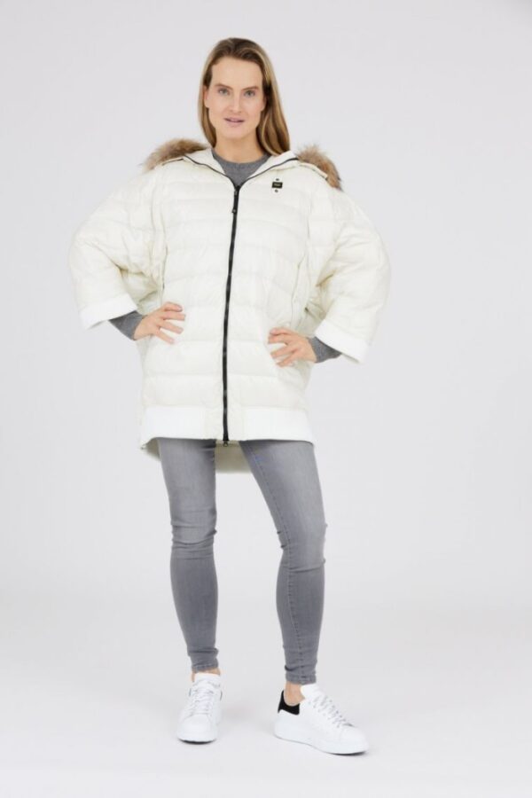 BLAUER Ecru damski puchowy płaszcz z futrem jenota