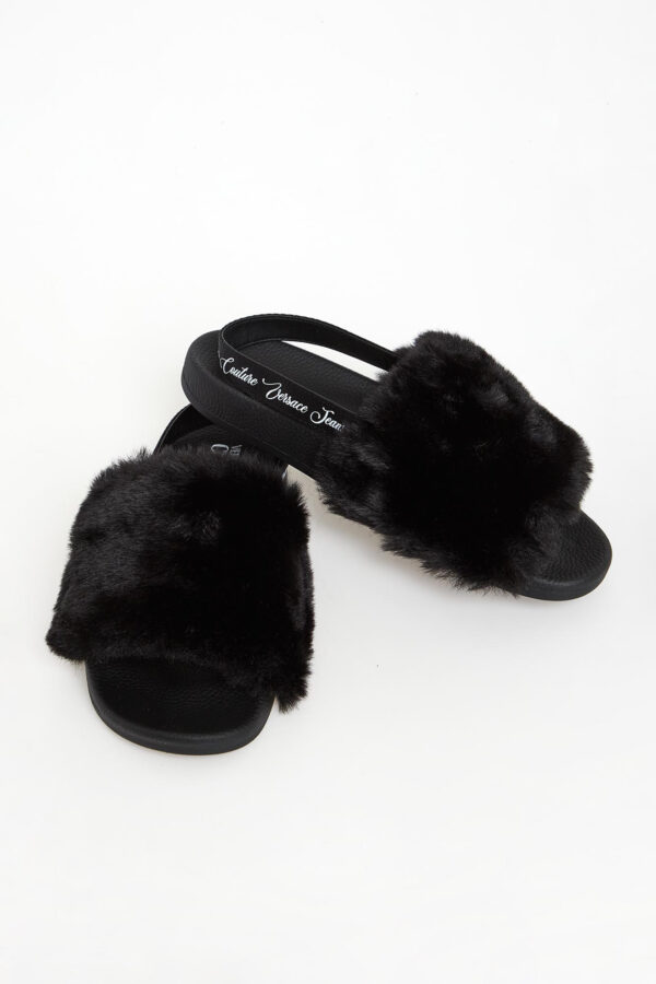 0e8804351bdf0c6165a780c19f7085dd1d58f629 Klapki damskie z futerkiem VERSACE JEANS COUTURE