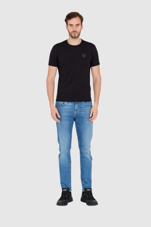 EA7 Czarna koszulka męska z naszywką z logo