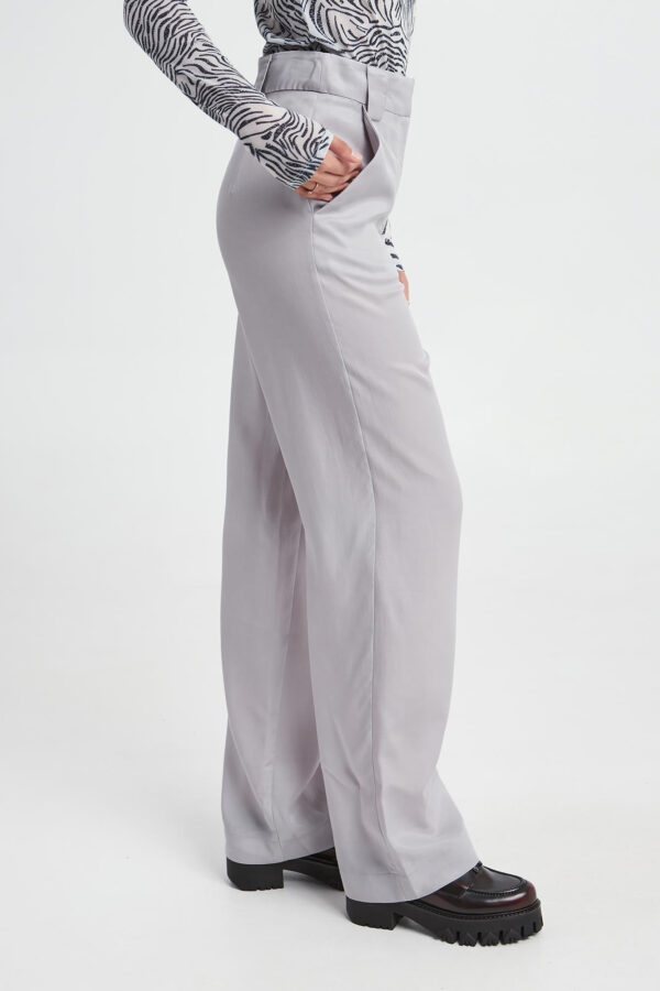 17bfcb01ff5a5b289721517e14a0398d1f77e9b0 Spodnie damskie PATRIZIA PEPE