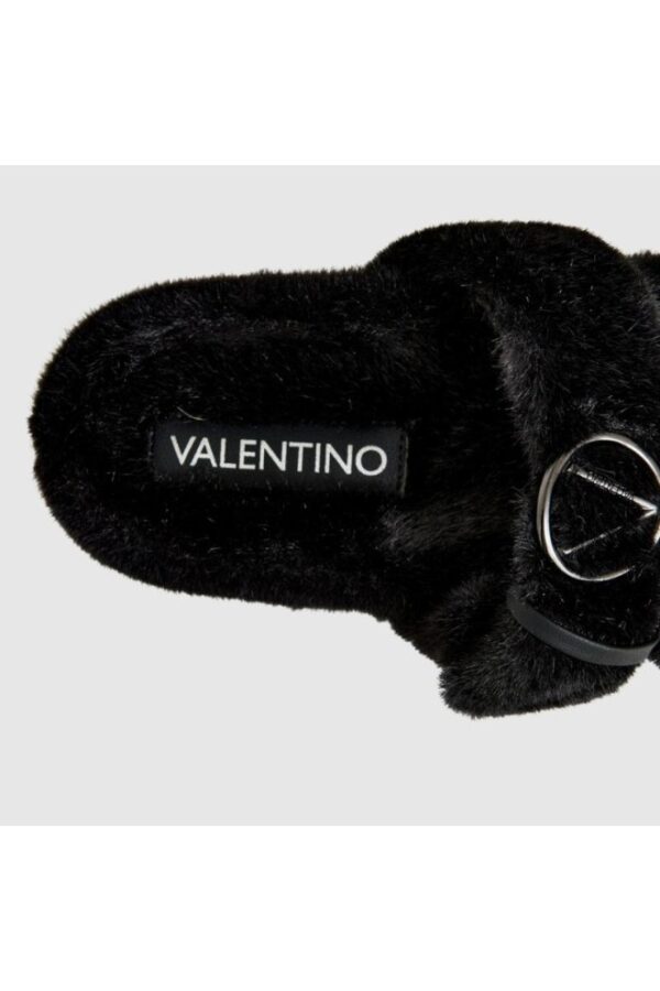 VALENTINO Czarne klapki damskie z syntetycznego futerka